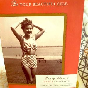 Honey almond dazzle Bath salts